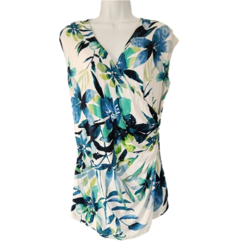 Onyx wrap style front floral top